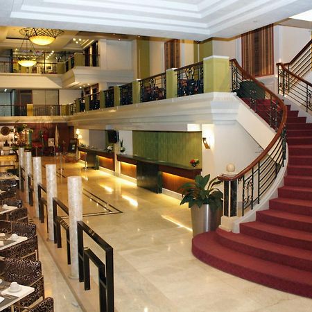 The Royal Mandaya Hotel Davao City Esterno foto