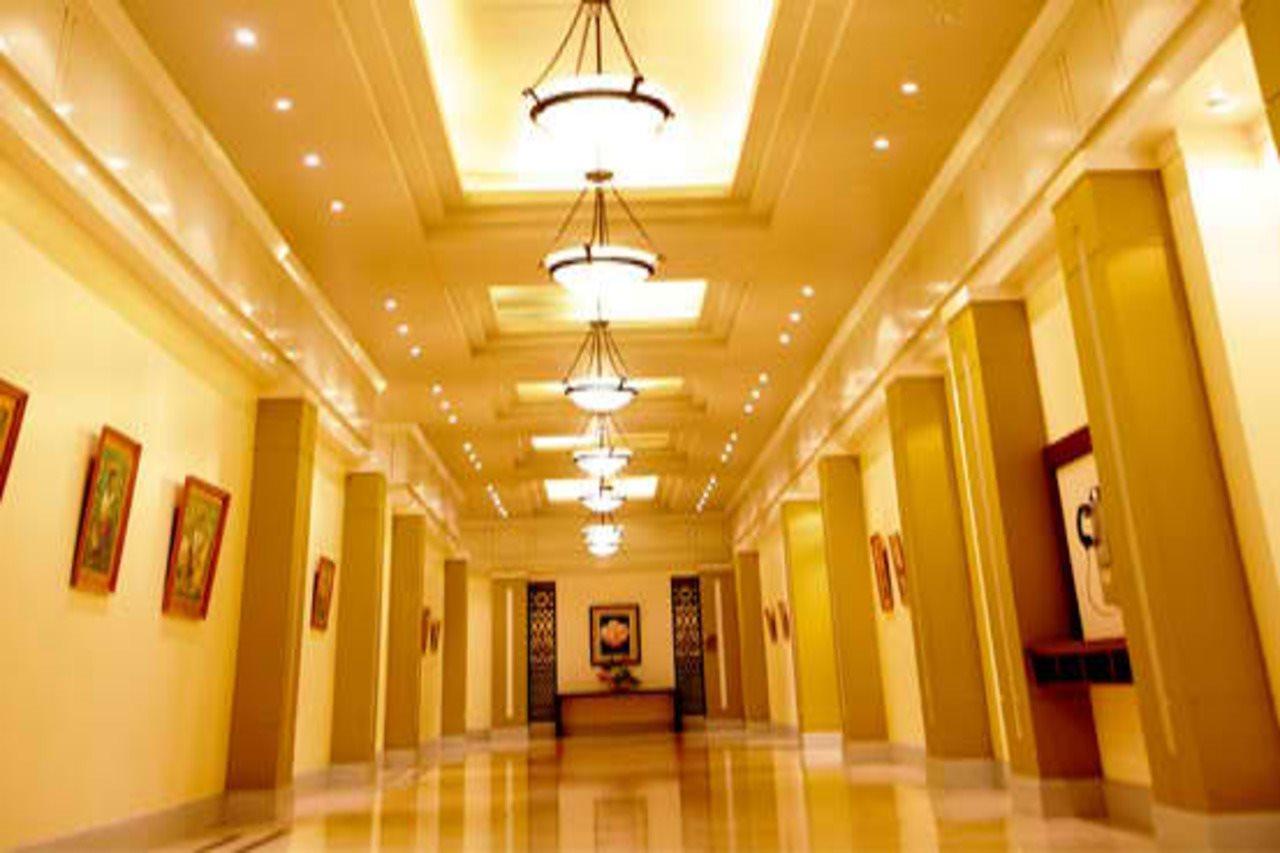The Royal Mandaya Hotel Davao City Esterno foto