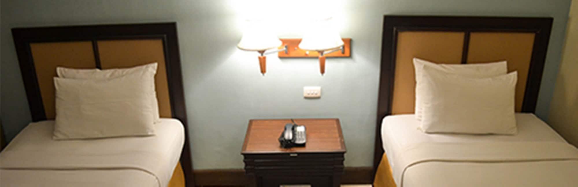 The Royal Mandaya Hotel Davao City Esterno foto