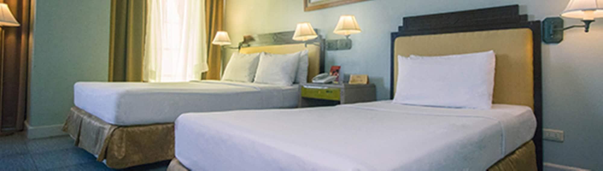 The Royal Mandaya Hotel Davao City Esterno foto