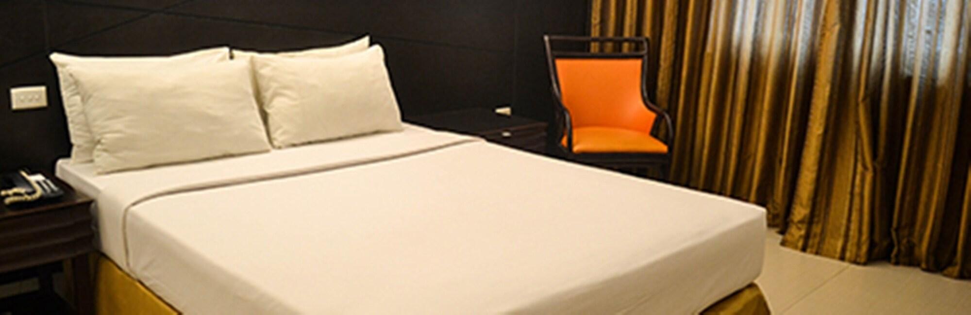 The Royal Mandaya Hotel Davao City Esterno foto