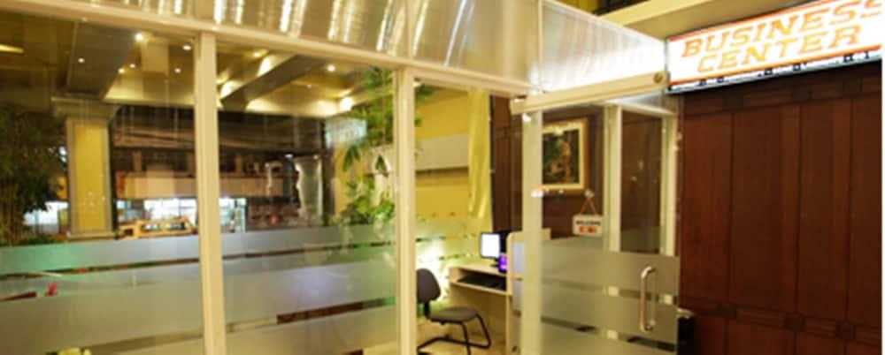 The Royal Mandaya Hotel Davao City Esterno foto