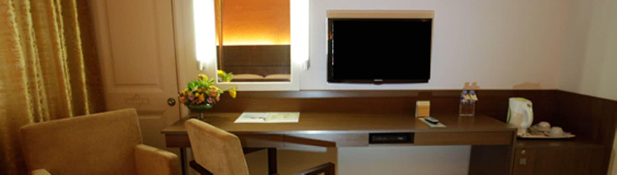 The Royal Mandaya Hotel Davao City Esterno foto