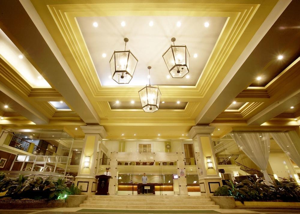 The Royal Mandaya Hotel Davao City Esterno foto