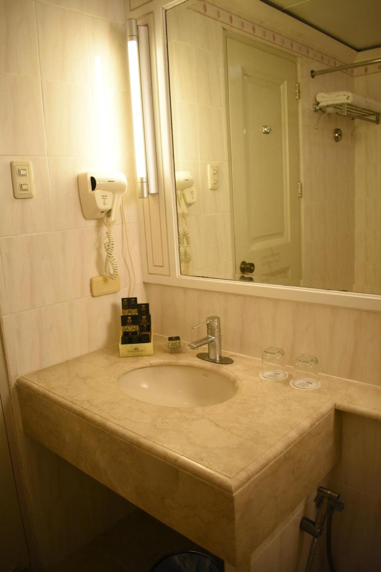 The Royal Mandaya Hotel Davao City Esterno foto
