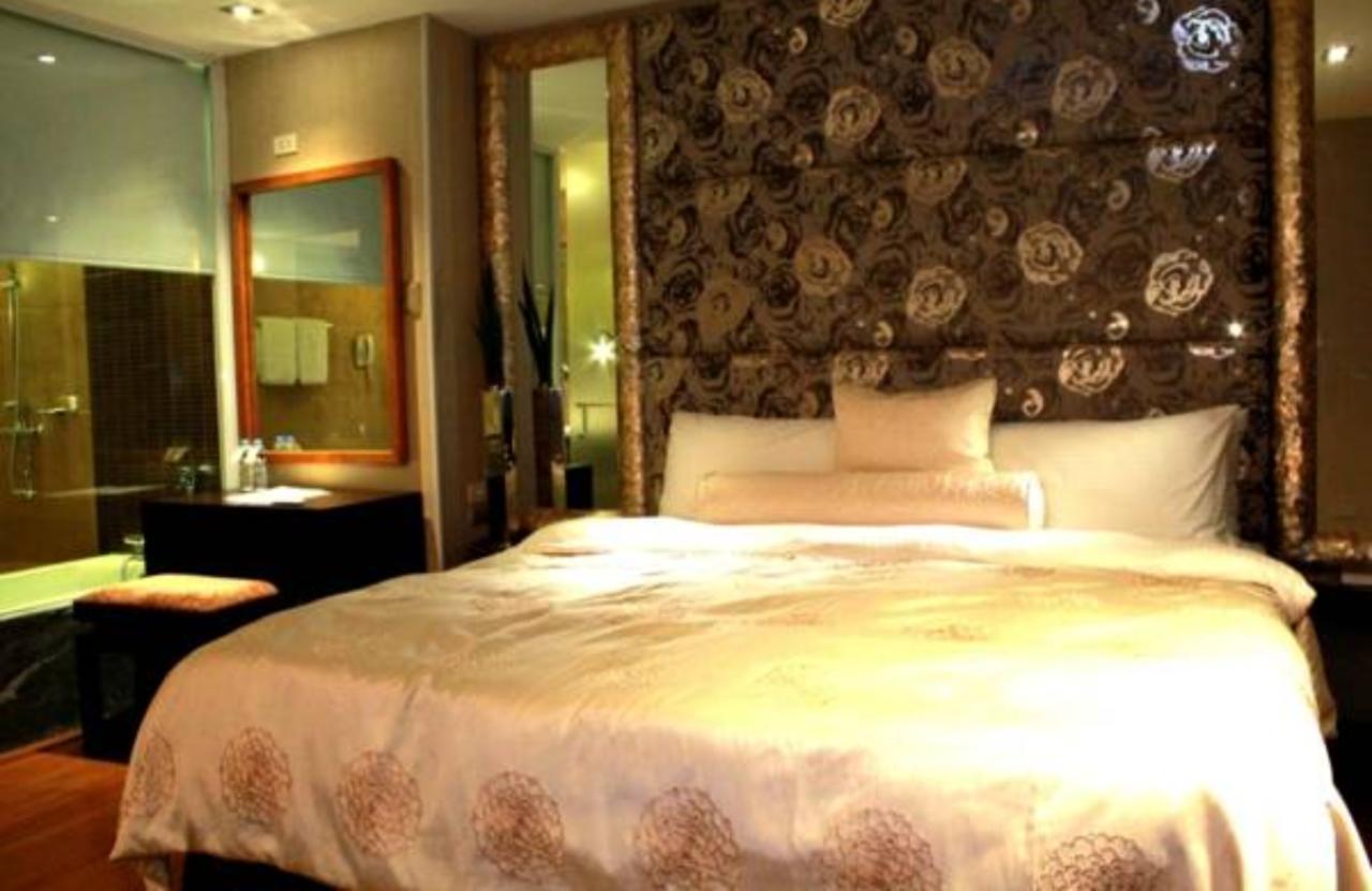 The Royal Mandaya Hotel Davao City Esterno foto