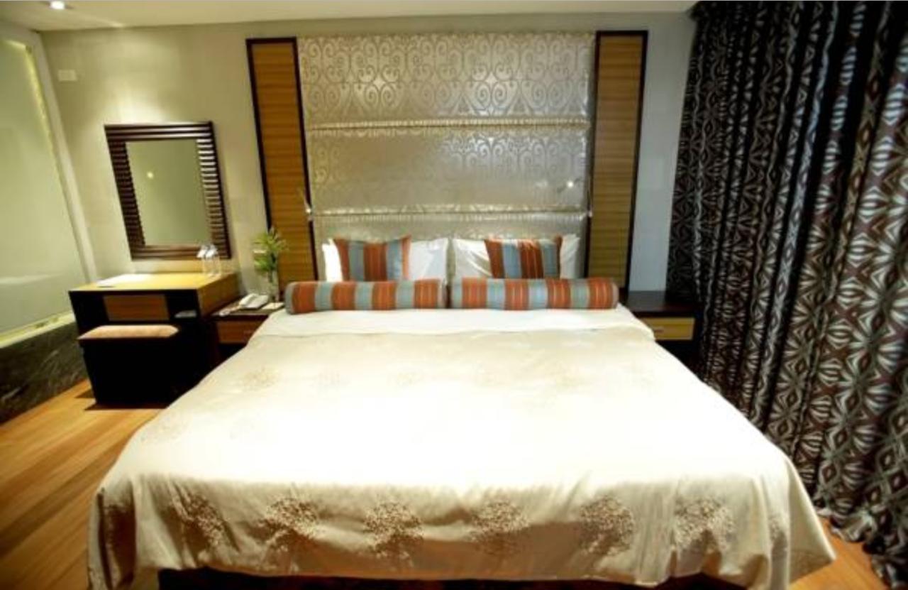 The Royal Mandaya Hotel Davao City Esterno foto
