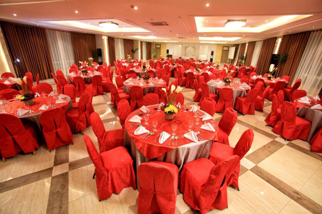 The Royal Mandaya Hotel Davao City Esterno foto